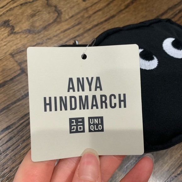 New Uniqlo x Anya Hindmarch Black Packable Bag - Picture 7 of 16